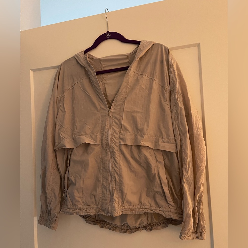 Lululemon windbreaker size 8